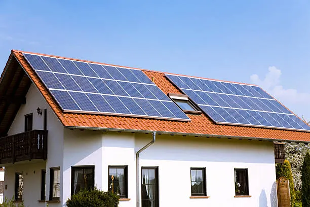 Understanding Solar Inverters, Batteries, and Charge Controllers
